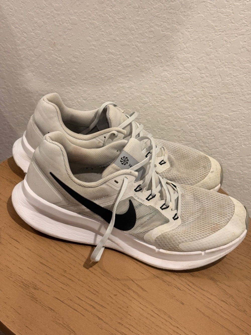 Nike Men’s Running Shoes - Light Gray & Black